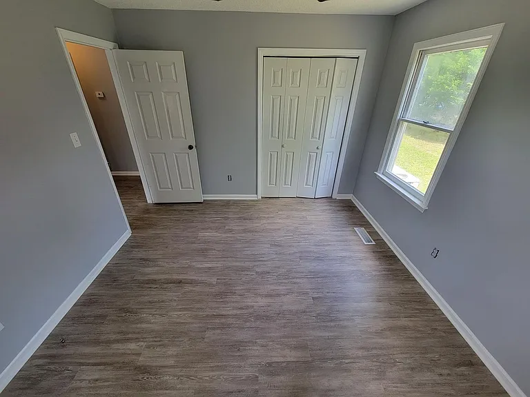 515 Burlington Ave — Photo 8