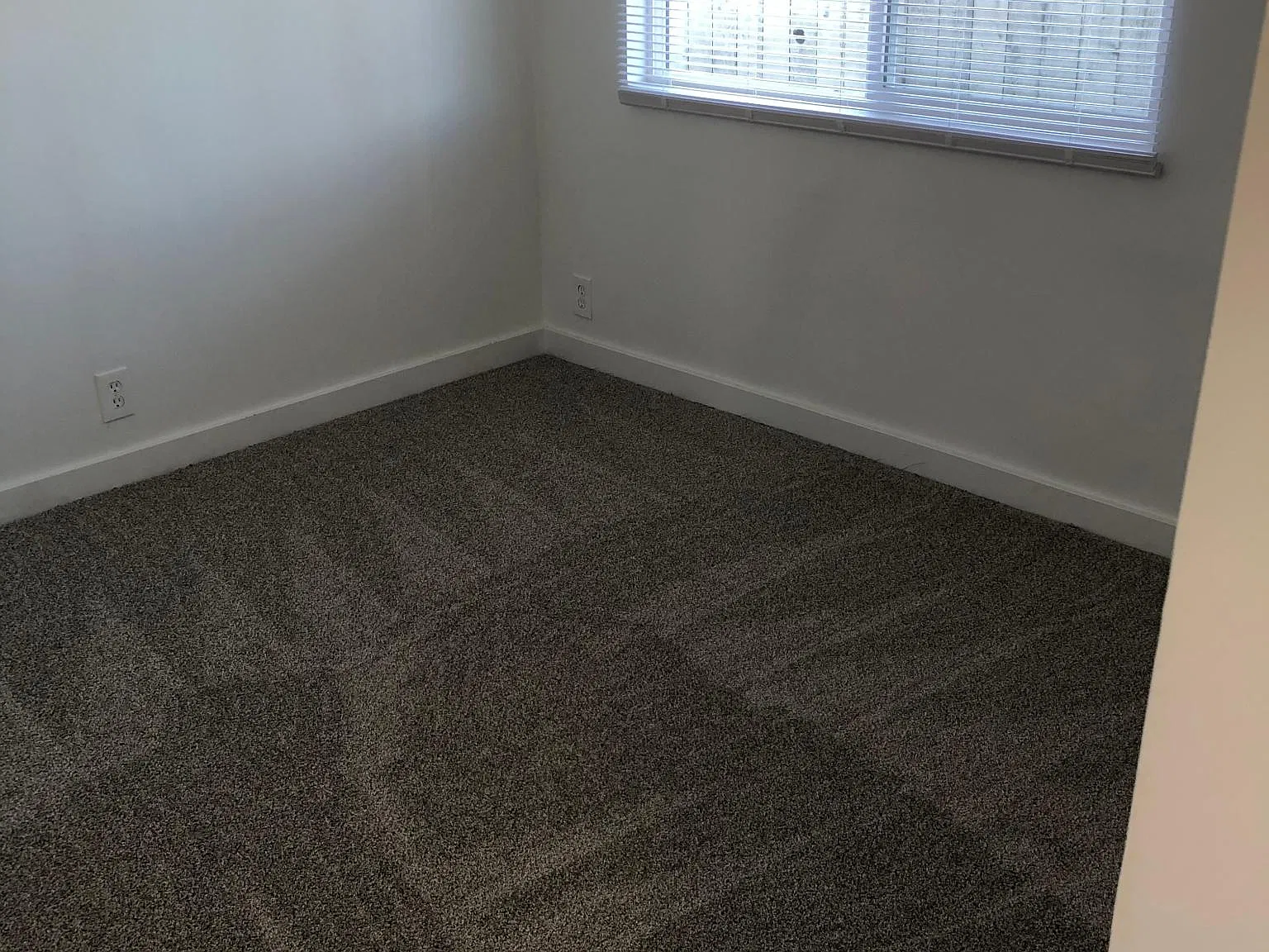 1308 Willow Rd E — Photo 2