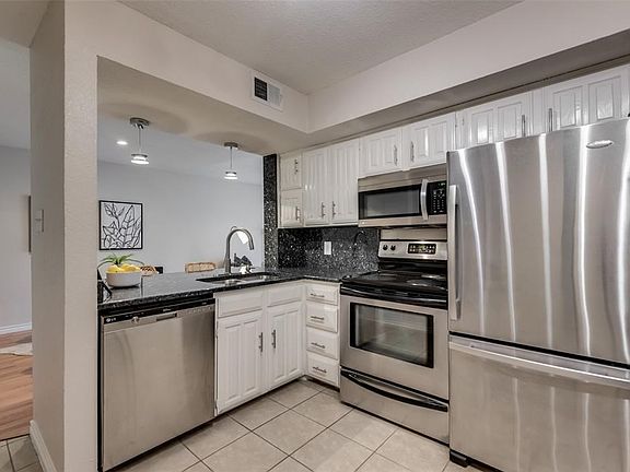 3rd image of 7640 W Greenway Blvd APT 6N
