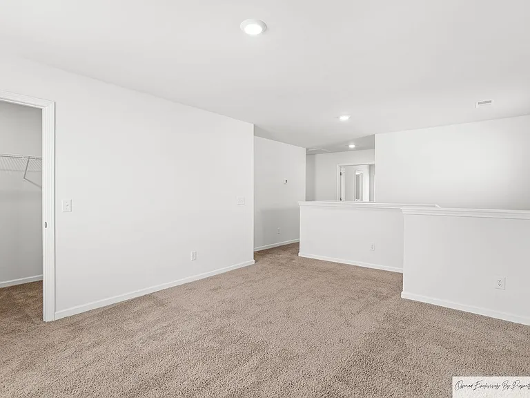 568 Stone Hollow Dr — Photo 21