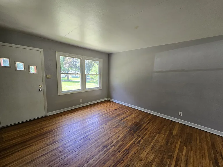 227 Madison St — Photo 4