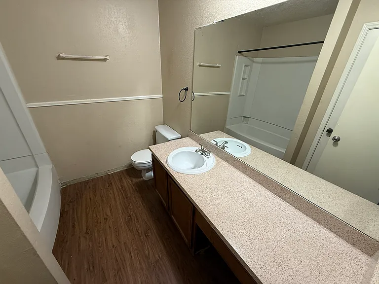 728 Bluebonnet Dr #C — Photo 9
