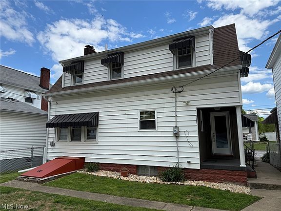 4th image of 705 Market St