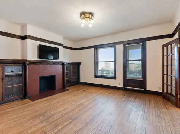 The Rosenheath, 2335 W Wisconsin Ave #6, Milwaukee, WI 53233