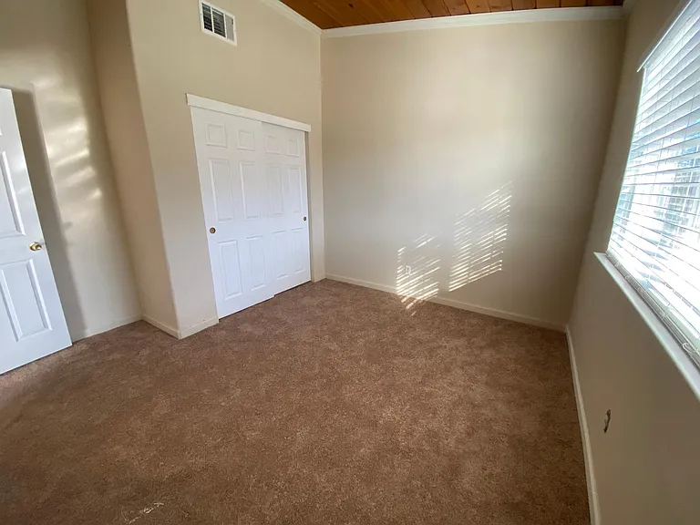 767 Hayes Ave — Photo 2
