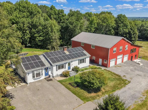 4 Lunar Bee Way, Fairfield, ME 04937