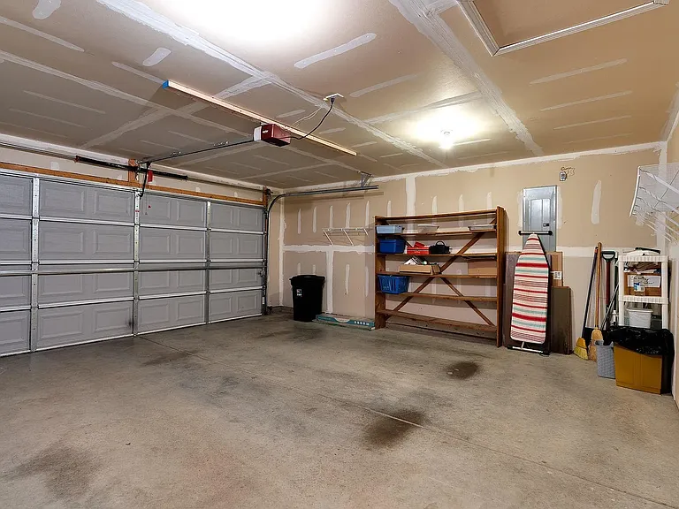 329 Bluegrass Dr — Photo 23