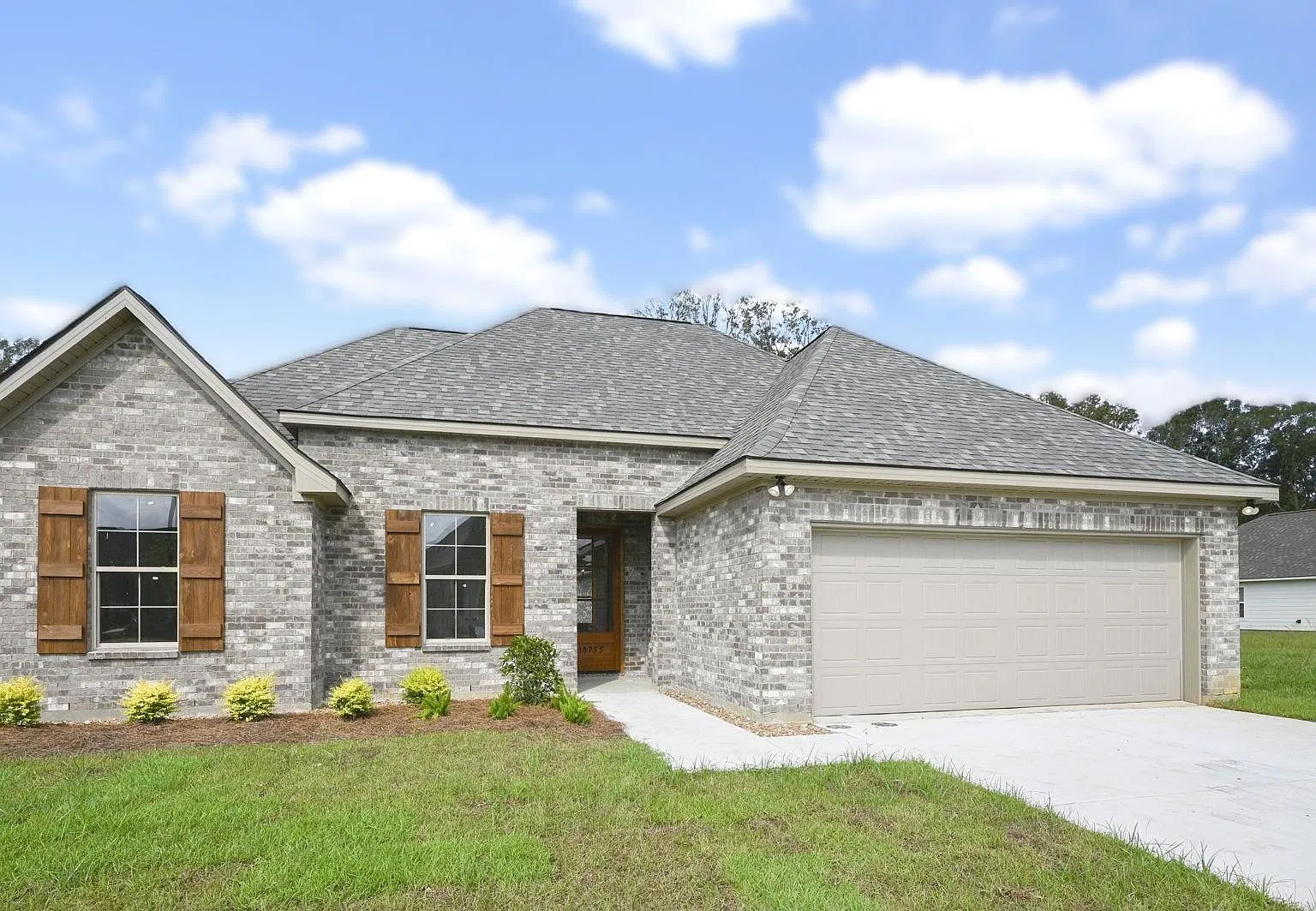 4 bed, 2092 sqft, $2,200 — Photo 1