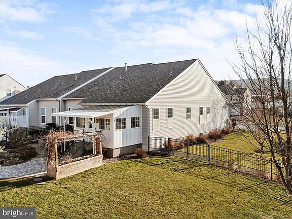 4th image of 3042 Sundown Dr #60