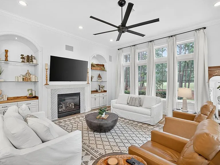 3161 Club Dr — Photo 31