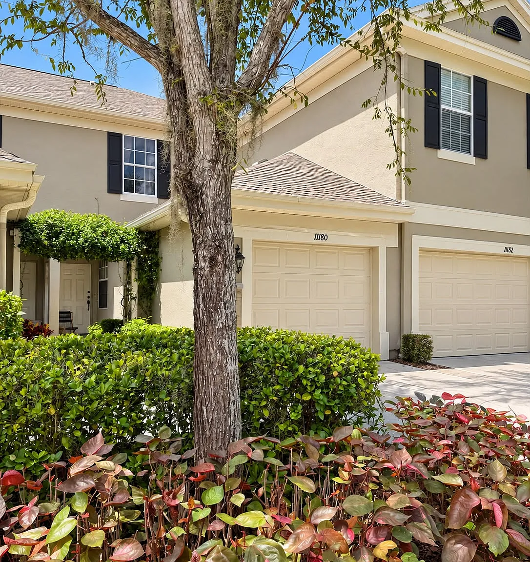 2 bed, 2.5 bath, 1272 sqft, $2,200 — Photo 1