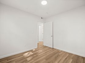 12 Alpine St, Worcester, MA