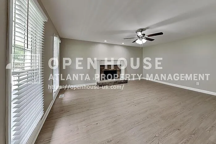 74 Woodsfield Ln — Photo 3
