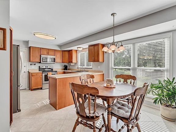 4th image of 3636 Vago Ln