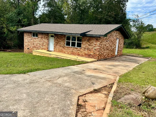 1011 Edwards Dr, Elberton, GA 30635