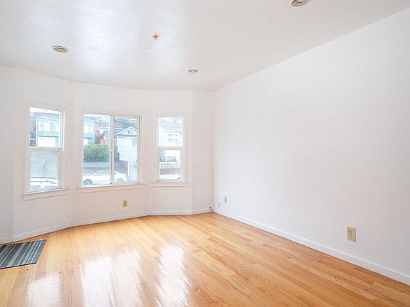 4th image of 448 Bellevue Ave