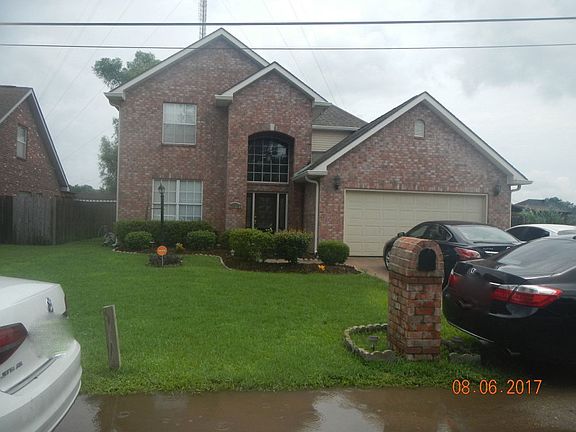 2nd image of 3218 Sabine St