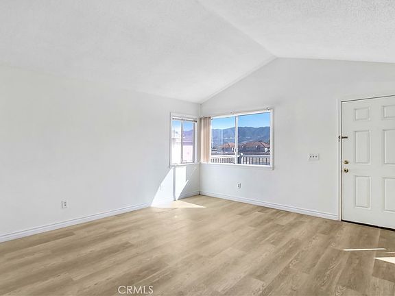 4th image of 713 Walnut Dr #17