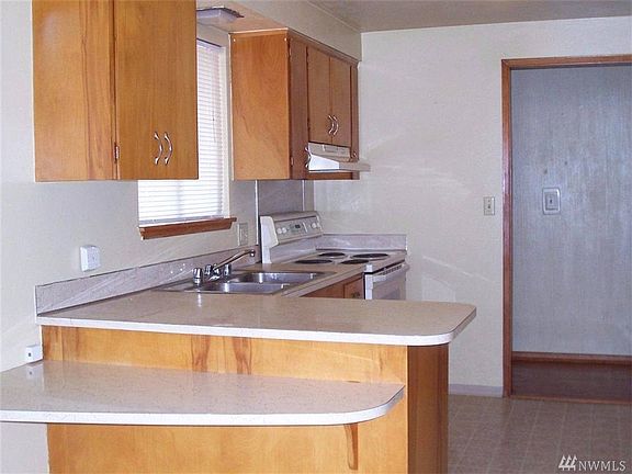3rd image of 3631 Long Lake Dr SE