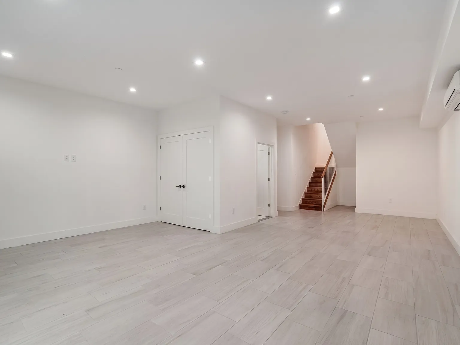 151 West 9th Street — Photo 2