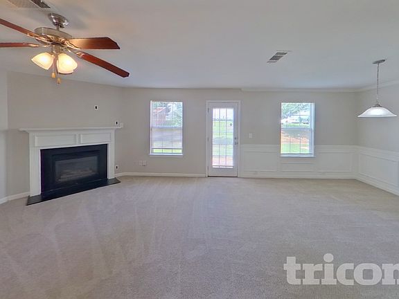 3rd image of 2435 Cornell Cir