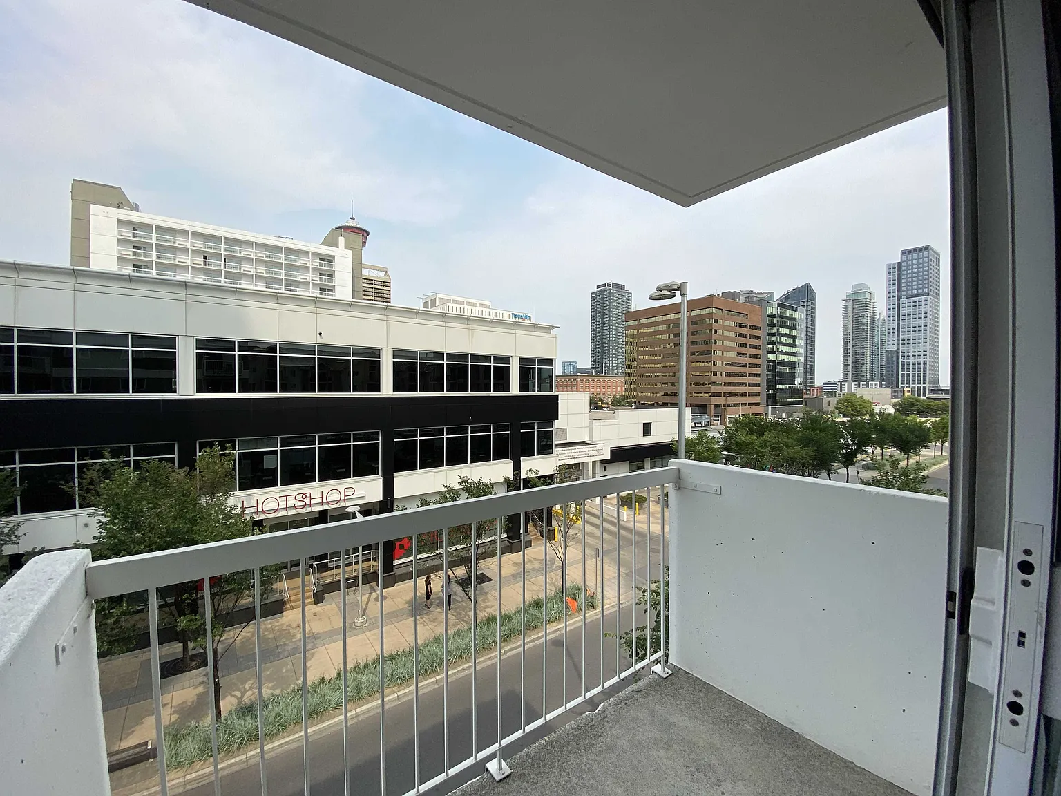 Amantea Tower Apartments — Photo 4
