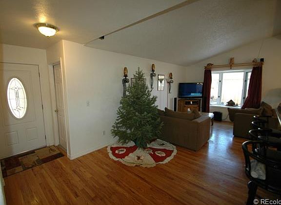 3rd image of 7036 S Pierce Ct