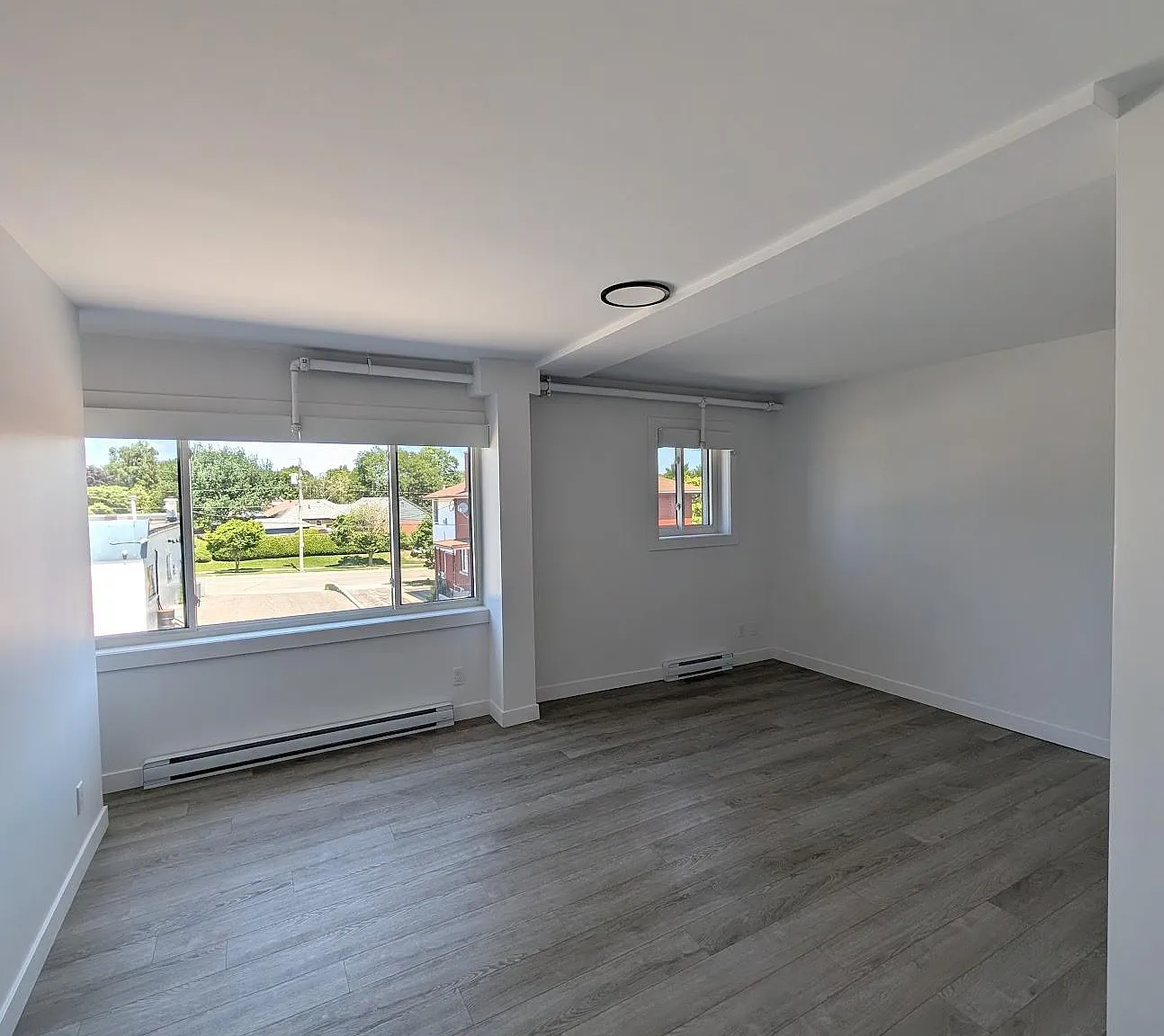 Brownstone 236 (Margaret Ave Apartments) — Photo 3