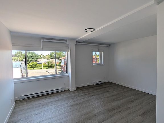 3rd image of 236 Margaret Ave #12