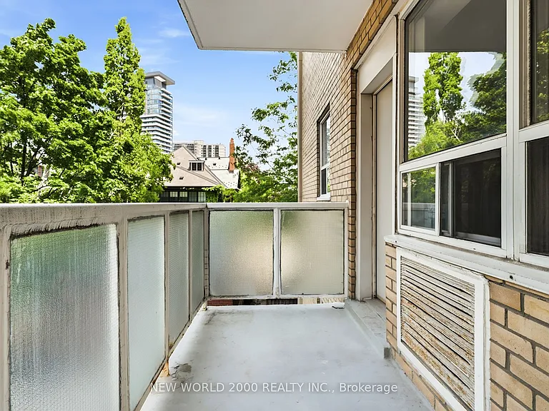 88 Bernard Ave #308 — Photo 7