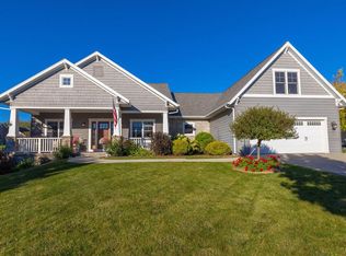 1947 Valley Ct, Grafton, WI 53024