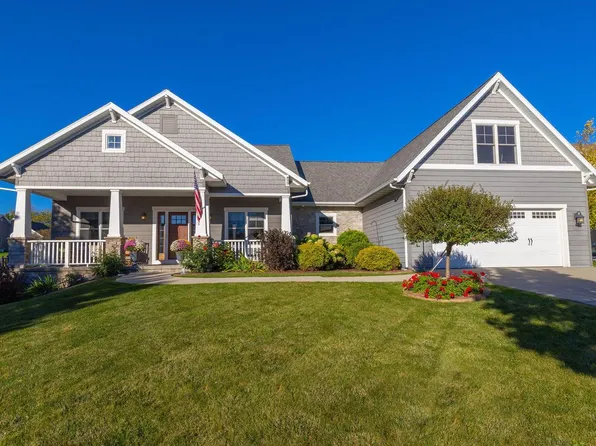 1947 Valley COURT, Grafton, WI 53024