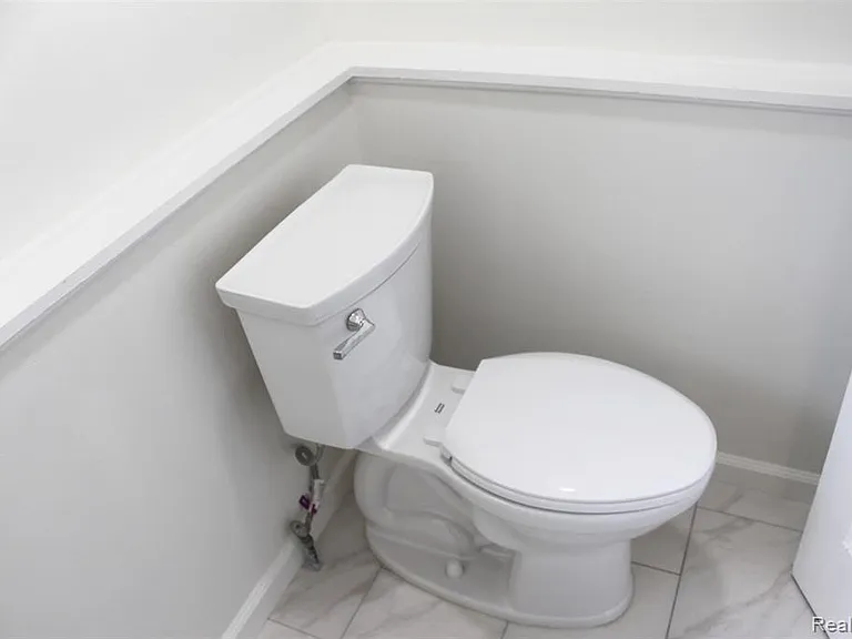 7246 Saint Auburn Dr — Photo 40