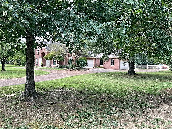 2nd image of 5093 Rowen Oak Rd