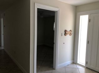 830 Pine Ct, Naples, FL 34102