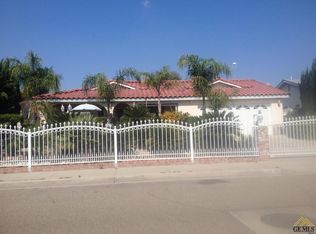 2165 Rounds St, Delano, CA 93215