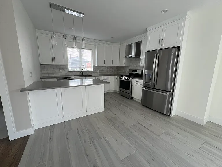 19 Loomis Ave — Photo 8