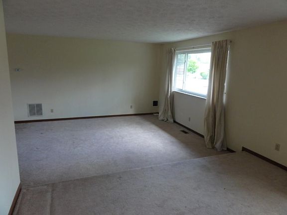 5th image of 3187 Nightingale Way