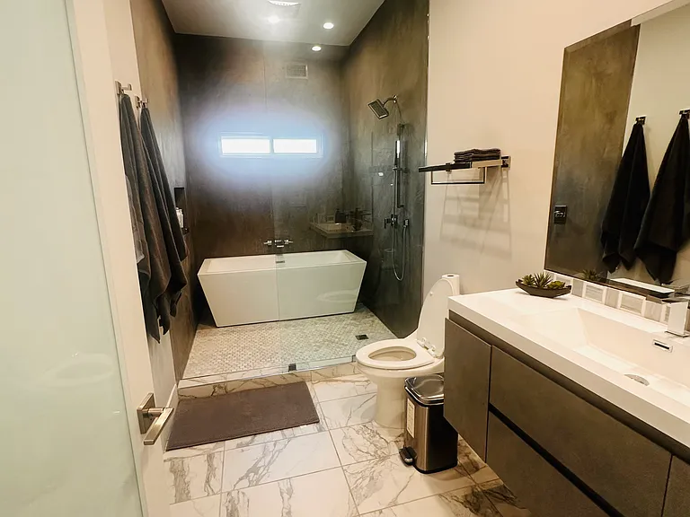 2321 Vanderbilt Ln #B — Photo 14