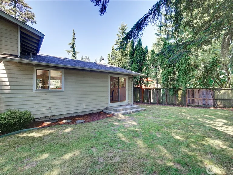 21930 3rd Pl W — Photo 25