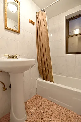 Rented by Ledvech Group | media 3