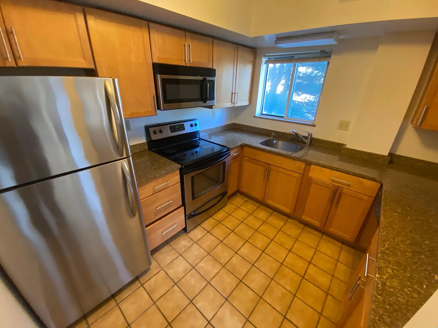 2 bed, $3,800 — Photo 3