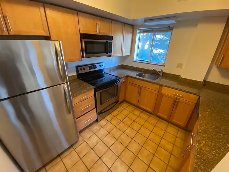 343 Franklin St #205 — Photo 3