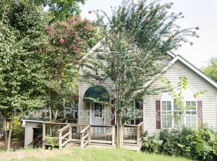 1004 Roselawn Dr, Chattanooga, TN 37421