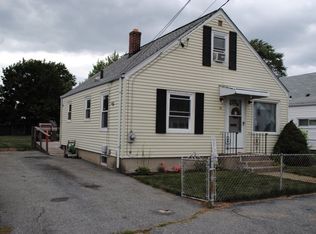 61 Dean St, Pawtucket, RI 02861