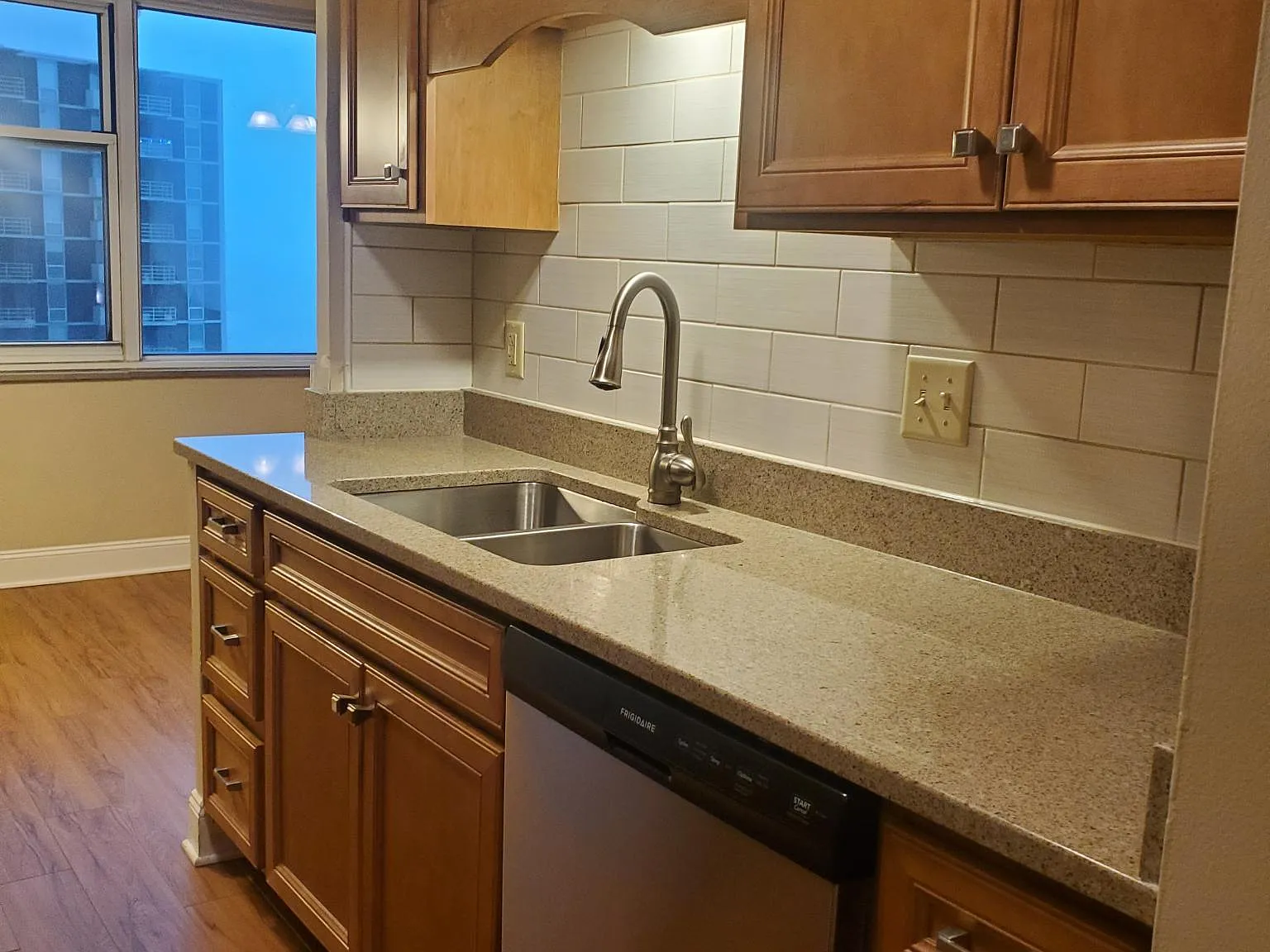 2 bed, 924 sqft, $1,750 — Photo 1