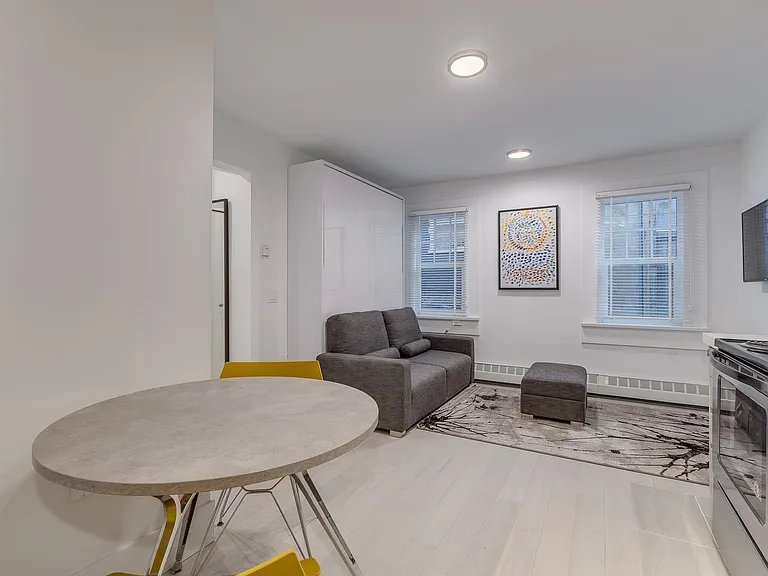 1425 Haro St #105 — Photo 4