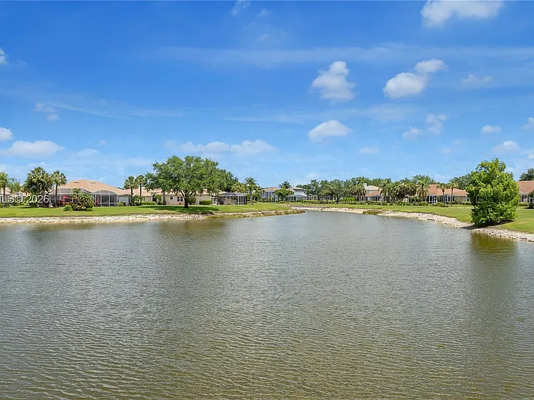 1896 Crestview Way — Photo 46