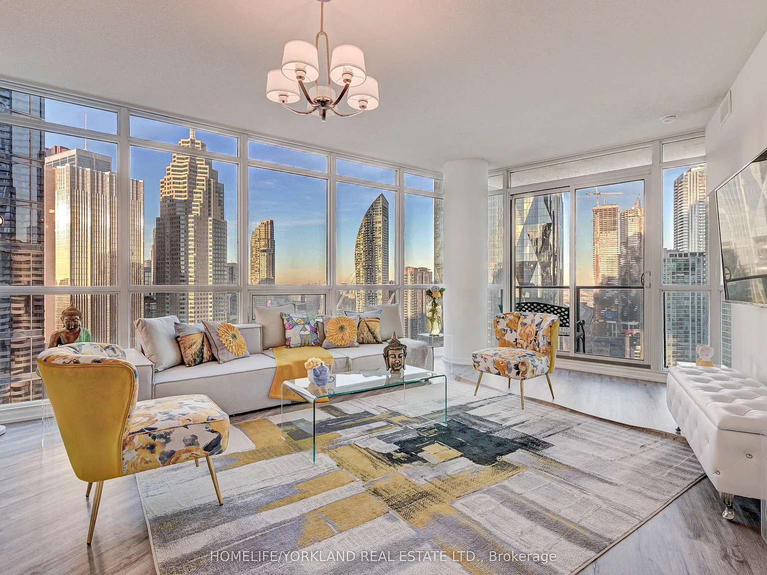 3 bed, $6,700 — Photo 1
