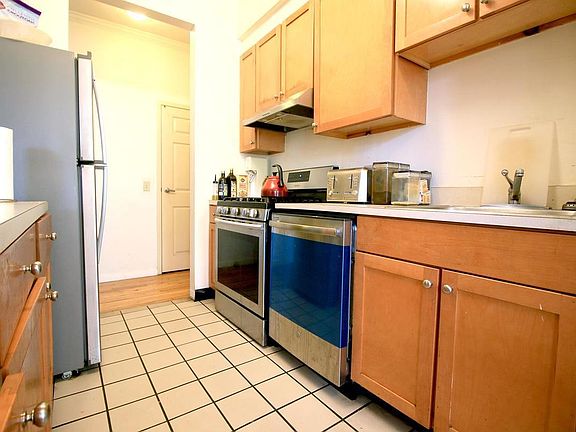 4th image of 313 W 143rd St APT 4C